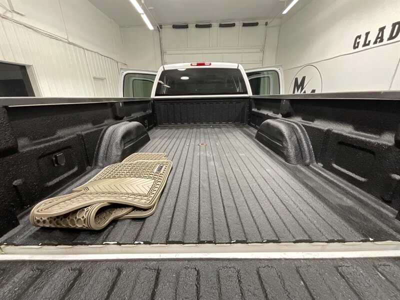 2006 GMC Sierra 3500 SLT /LONG BED / ZERO RUST / LEATHER HEATED SEATS - Photo 10 - Gladstone, OR 97027