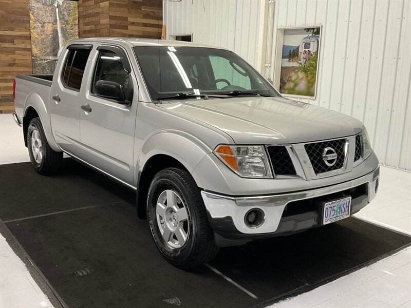 2006 Nissan Frontier SE Crew Cab 4X4 / 4.0L V6 / LOCAL TRUCK  / Towing Package / Spray in bed liner / RUST FREE / 157,000 MILES - Photo 2 - Gladstone, OR 97027