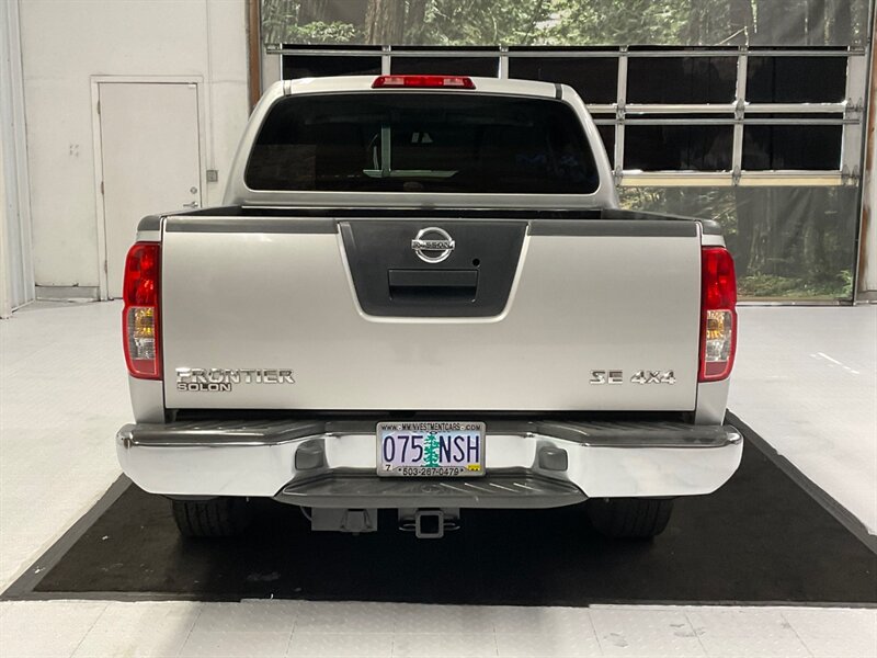 2006 Nissan Frontier SE Crew Cab 4X4 / 4.0L V6 / LOCAL TRUCK  / Towing Package / Spray in bed liner / RUST FREE / 157,000 MILES - Photo 6 - Gladstone, OR 97027