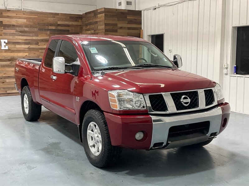 2004 Nissan Titan SE King Cab 4dr 4X4 / 5.6L V8 / 1-OWNER /45K MILES  / LOCAL OREGON TRUCK w. ZERO RUST - Photo 2 - Gladstone, OR 97027
