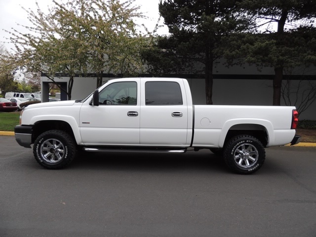 2005 Chevrolet Silverado 2500 LS/Crew Cab/4WD/DURAMAX DIESEL/ Navigation   - Photo 3 - Portland, OR 97217