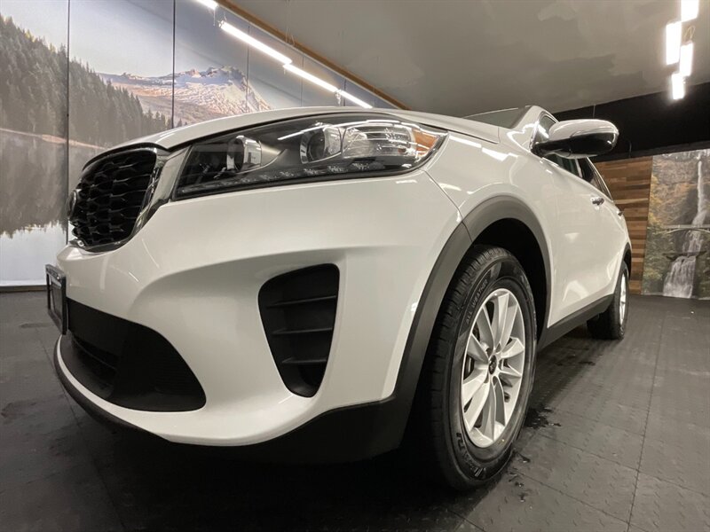 2020 Kia Sorento LX V6 Sport Utility / 3RD ROW SEAT / 38,000 MILES  Backup Camera / BRAND NEW TIRES - Photo 9 - Gladstone, OR 97027