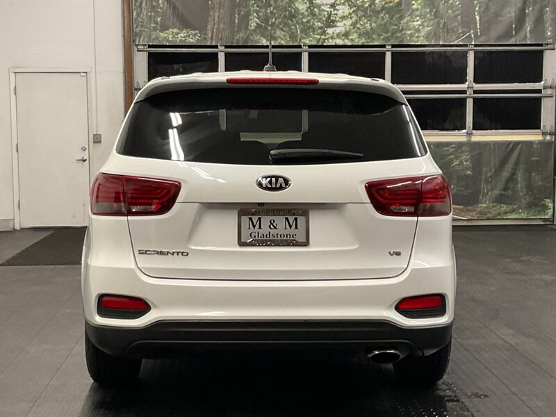 2020 Kia Sorento LX V6 Sport Utility / 3RD ROW SEAT / 38,000 MILES  Backup Camera / BRAND NEW TIRES - Photo 6 - Gladstone, OR 97027