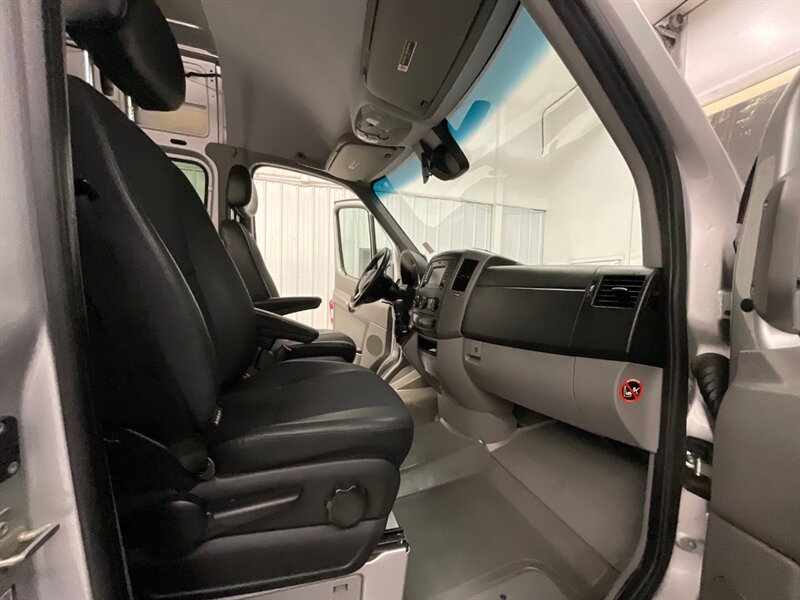 2016 Mercedes-Benz Sprinter Crew 2500 CARGO VAN 4X4 / 3.0L V6 DIESEL /HIGHROOF  / 1-OWNER / 5-Passenger w. CARGO / HIGHROOF & 144 " WB / BRAND NEW BF GOODRICH TIRES / Backup Camera / Excel Cond - Photo 18 - Gladstone, OR 97027