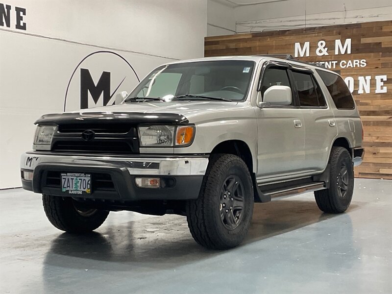 2002 Toyota 4Runner SR5 4X4 / 3.4L V6 / Sunroof / LOCAL w.ZERO RUST  / FRESH TIMING BELT SERVICE JUST DONE - Photo 1 - Gladstone, OR 97027