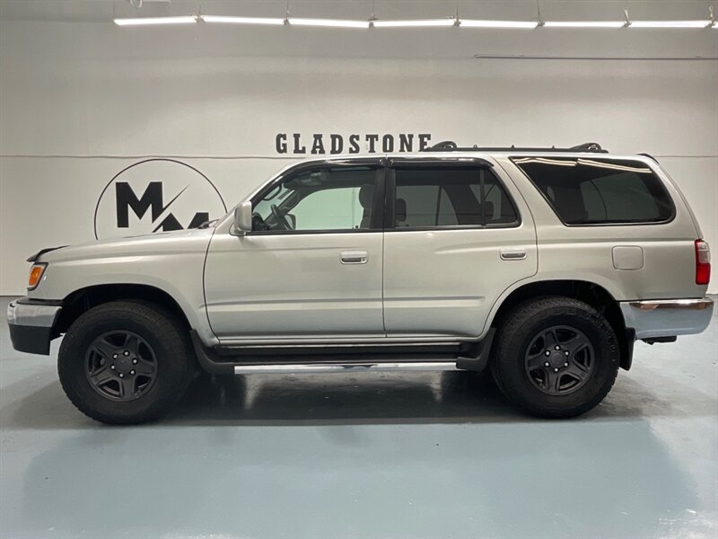 2002 Toyota 4Runner SR5 4X4 / 3.4L V6 / Sunroof / LOCAL w.ZERO RUST  / FRESH TIMING BELT SERVICE JUST DONE - Photo 3 - Gladstone, OR 97027