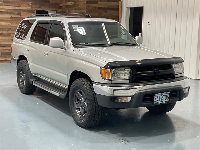 2002 Toyota 4Runner SR5 4X4 / 3.4L V6 / Sunroof / LOCAL w.ZERO RUST  / FRESH TIMING BELT SERVICE JUST DONE - Photo 2 - Gladstone, OR 97027