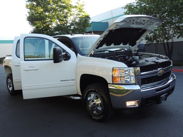 2010 Chevrolet Silverado 3500 LTZ/ 4X4 / 6.6L DURAMAX / Dually / ALLISON / 1-TON   - Photo 10 - Portland, OR 97217