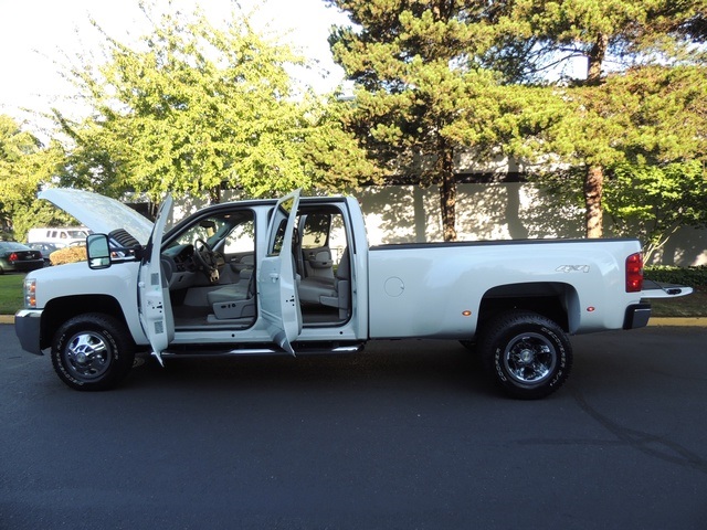 2010 Chevrolet Silverado 3500 LTZ/ 4X4 / 6.6L DURAMAX / Dually / ALLISON / 1-TON   - Photo 11 - Portland, OR 97217