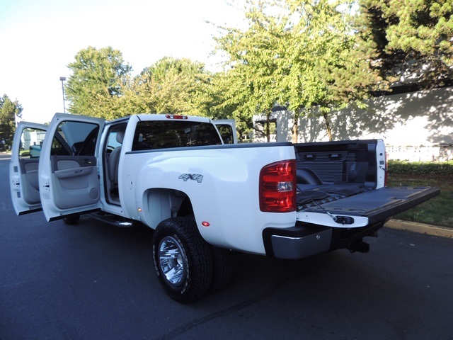 2010 Chevrolet Silverado 3500 LTZ/ 4X4 / 6.6L DURAMAX / Dually / ALLISON / 1-TON   - Photo 13 - Portland, OR 97217