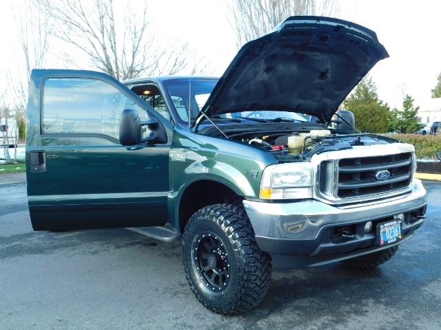 2002 Ford F-250 Super Duty XLT / 4X4 / V10 / Crew Cab / LIFTED   - Photo 29 - Portland, OR 97217