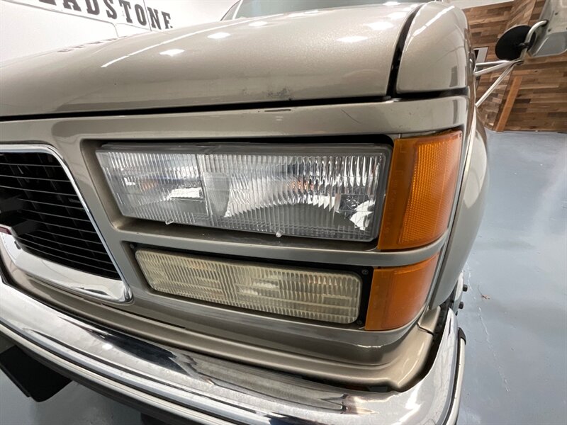 1998 GMC Sierra 3500 SLT 4X4 / 7.4L V8 / DUALLY / 113K Miles / ZERO RUST / LONG BED / Leather Seats - Photo 26 - Gladstone, OR 97027