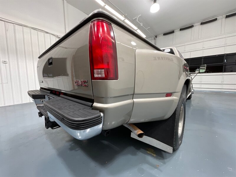 1998 GMC Sierra 3500 SLT 4X4 / 7.4L V8 / DUALLY / 113K Miles / ZERO RUST / LONG BED / Leather Seats - Photo 54 - Gladstone, OR 97027