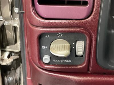 1998 GMC Sierra 3500 SLT 4X4 / 7.4L V8 / DUALLY / 113K Miles  / ZERO RUST / LONG BED / Leather Seats - Photo 38 - Gladstone, OR 97027