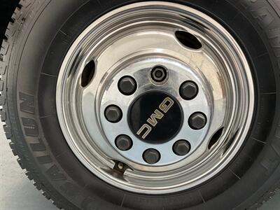 1998 GMC Sierra 3500 SLT 4X4 / 7.4L V8 / DUALLY / 113K Miles  / ZERO RUST / LONG BED / Leather Seats - Photo 46 - Gladstone, OR 97027