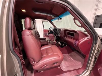 1998 GMC Sierra 3500 SLT 4X4 / 7.4L V8 / DUALLY / 113K Miles  / ZERO RUST / LONG BED / Leather Seats - Photo 13 - Gladstone, OR 97027