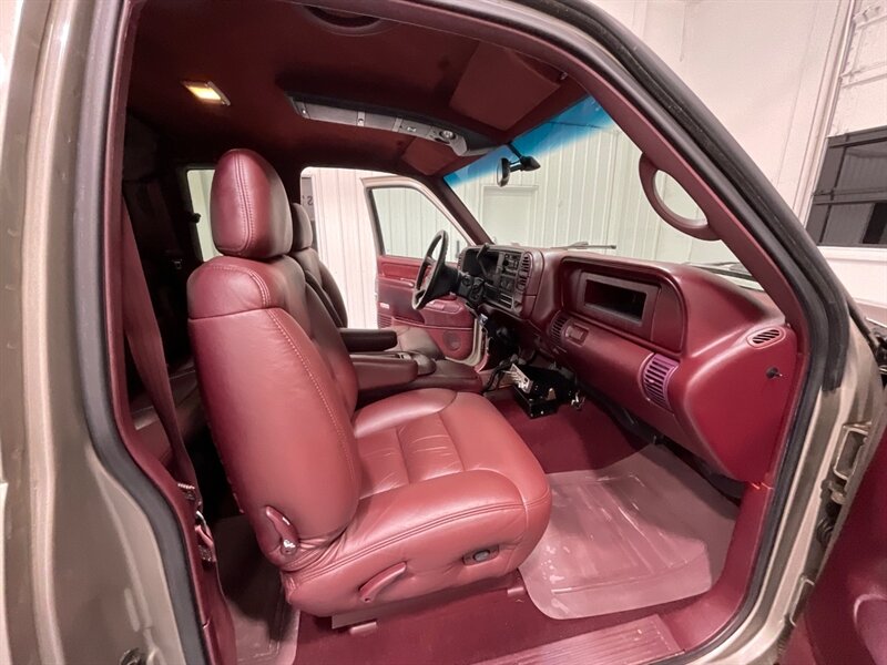 1998 GMC Sierra 3500 SLT 4X4 / 7.4L V8 / DUALLY / 113K Miles / ZERO RUST / LONG BED / Leather Seats - Photo 13 - Gladstone, OR 97027