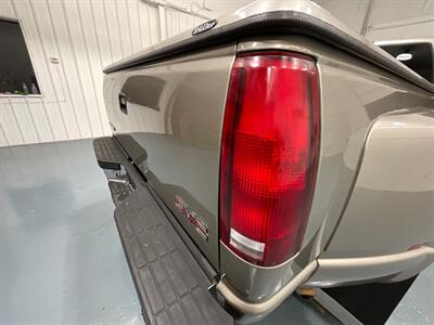 1998 GMC Sierra 3500 SLT 4X4 / 7.4L V8 / DUALLY / 113K Miles  / ZERO RUST / LONG BED / Leather Seats - Photo 28 - Gladstone, OR 97027