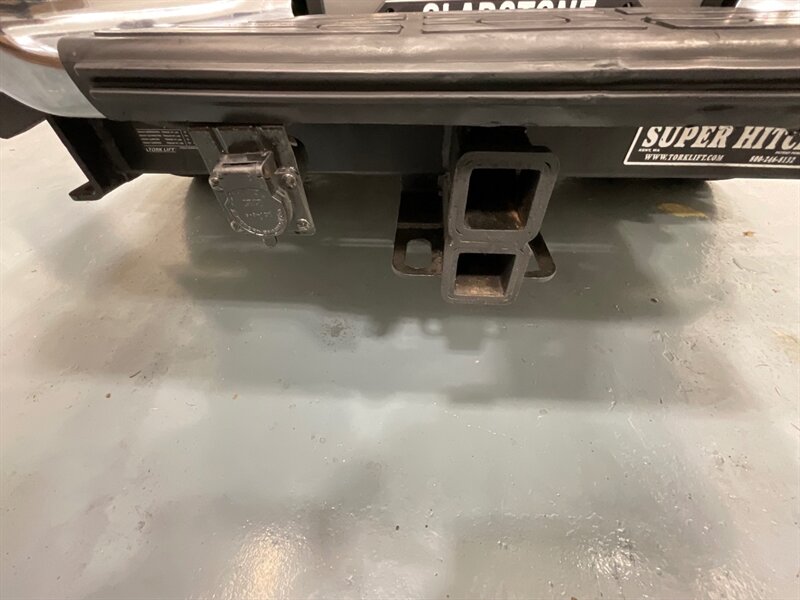 1998 GMC Sierra 3500 SLT 4X4 / 7.4L V8 / DUALLY / 113K Miles / ZERO RUST / LONG BED / Leather Seats - Photo 24 - Gladstone, OR 97027