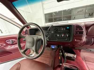 1998 GMC Sierra 3500 SLT 4X4 / 7.4L V8 / DUALLY / 113K Miles  / ZERO RUST / LONG BED / Leather Seats - Photo 15 - Gladstone, OR 97027