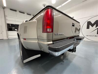 1998 GMC Sierra 3500 SLT 4X4 / 7.4L V8 / DUALLY / 113K Miles  / ZERO RUST / LONG BED / Leather Seats - Photo 55 - Gladstone, OR 97027