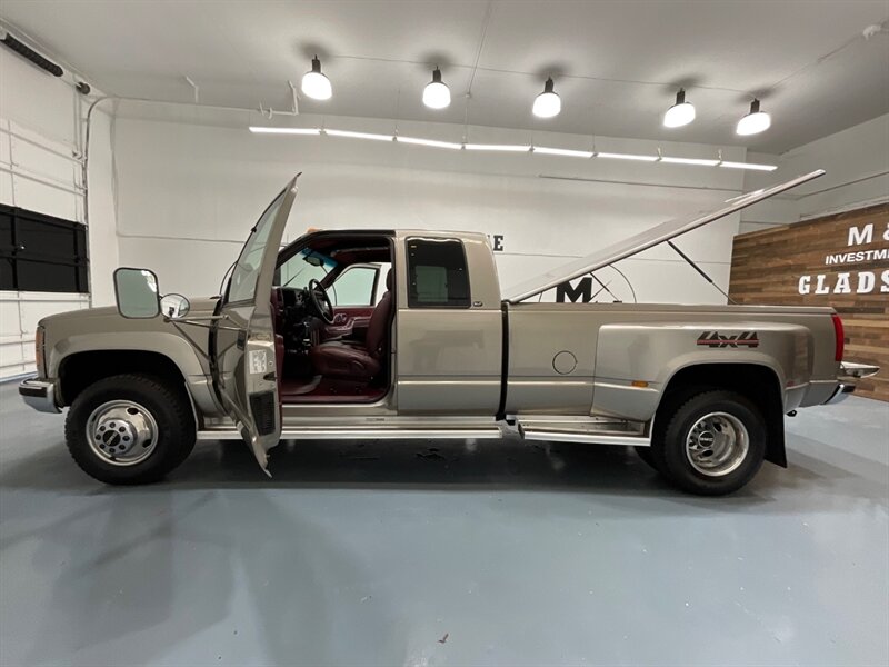 1998 GMC Sierra 3500 SLT 4X4 / 7.4L V8 / DUALLY / 113K Miles / ZERO RUST / LONG BED / Leather Seats - Photo 44 - Gladstone, OR 97027