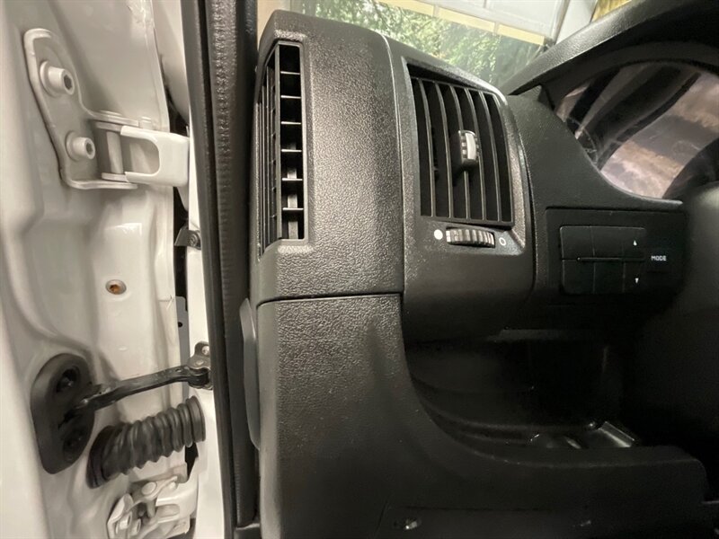 2017 RAM ProMaster 1500 136 WB CARGO LOW ROOF / LOCAL & CLEAN  CARGO VAN / LOW ROOF / 136WB / CLEAN CLEAN!! - Photo 29 - Gladstone, OR 97027