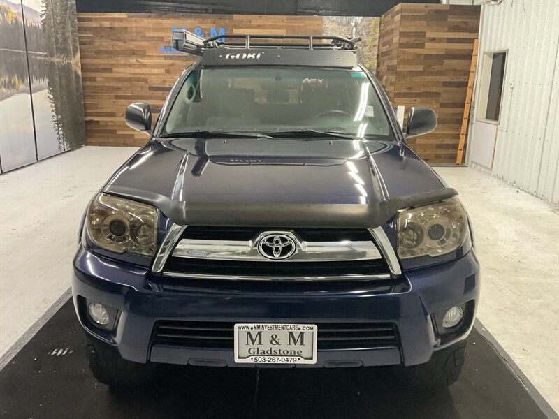 2008 Toyota 4Runner SR5 SUV 4X4 / 4.0L V6 /1-OWNER / ADVANTURE UPGRADE  / Sunroof / Luggage Rack / ONLY 112,000 MILES - Photo 5 - Gladstone, OR 97027