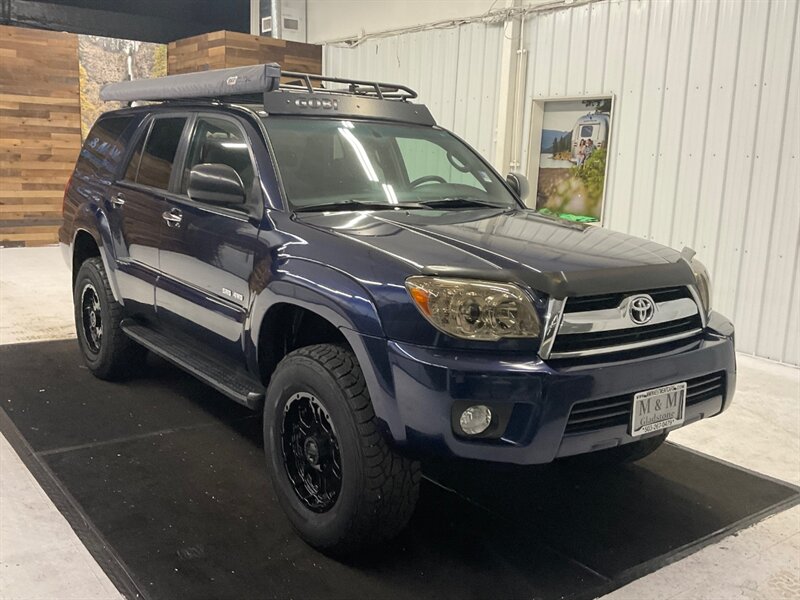 2008 Toyota 4Runner SR5 SUV 4X4 / 4.0L V6 /1-OWNER / ADVANTURE UPGRADE  / Sunroof / Luggage Rack / ONLY 112,000 MILES - Photo 2 - Gladstone, OR 97027