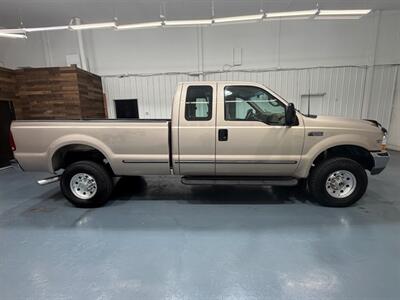 1999 Ford F-250 XLT 4x4 / 7.3L DIESEL / 6 SPEED MANUAL MANUAL / / NEW TIRES / LOCAL TRUCK - Photo 4 - Gladstone, OR 97027