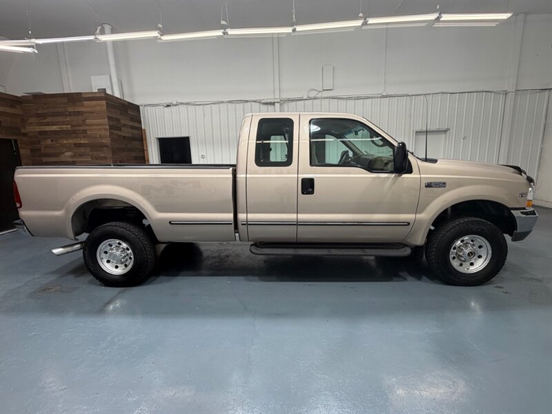 1999 Ford F-250 XLT 4x4 / 7.3L DIESEL / 6 SPEED MANUAL MANUAL /  / NEW TIRES / LOCAL TRUCK - Photo 4 - Gladstone, OR 97027