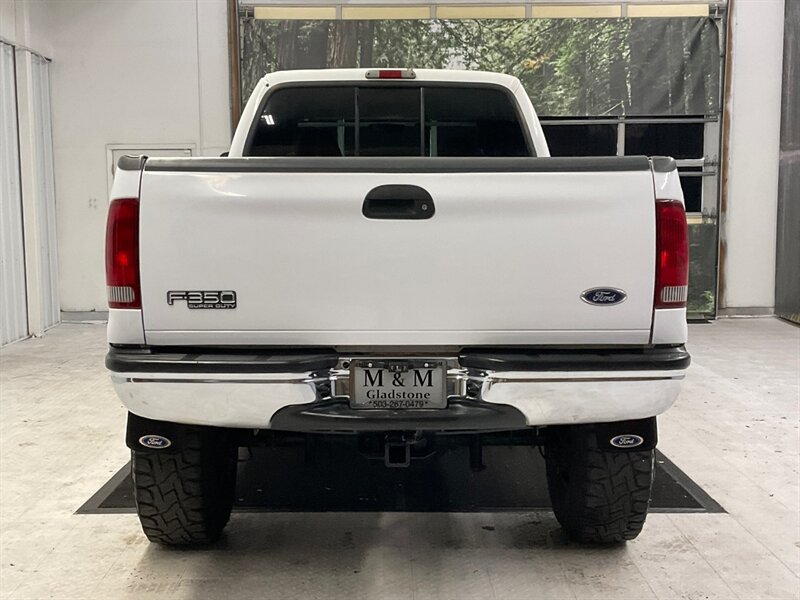 2001 Ford F-350 XLT Crew Cab 4X4 / 6.8L V10 / LIFTED w. 37 " TIRES  / RUST FREE / LONG BED / Navigation / LIFTED w. 37 " MUD TIRES & 17 " BLACK WHEELS - Photo 6 - Gladstone, OR 97027