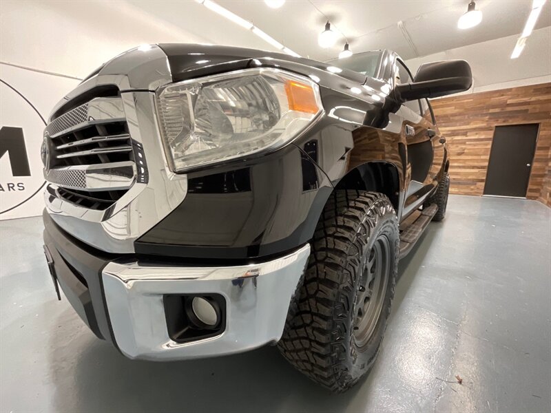 2015 Toyota Tundra SR5 Crew Max 5.7L V8 / NEW WHEELS & TIRES /OFF RD / ZERO RUST / NAVIGATION & BACKUP CAMERA - Photo 55 - Gladstone, OR 97027