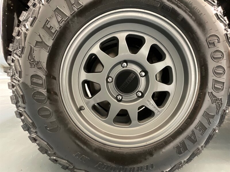 2015 Toyota Tundra SR5 Crew Max 5.7L V8 / NEW WHEELS & TIRES /OFF RD / ZERO RUST / NAVIGATION & BACKUP CAMERA - Photo 22 - Gladstone, OR 97027