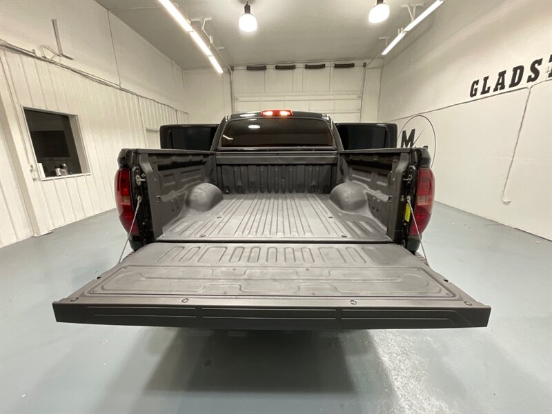 2015 Toyota Tundra SR5 Crew Max 5.7L V8 / NEW WHEELS & TIRES /OFF RD / ZERO RUST / NAVIGATION & BACKUP CAMERA - Photo 10 - Gladstone, OR 97027