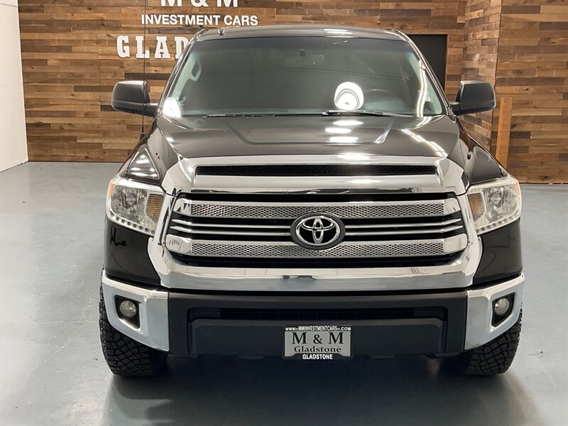 2015 Toyota Tundra SR5 Crew Max 5.7L V8 / NEW WHEELS & TIRES /OFF RD / ZERO RUST / NAVIGATION & BACKUP CAMERA - Photo 3 - Gladstone, OR 97027