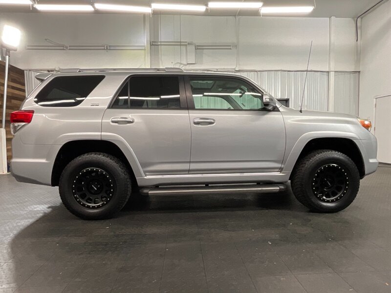 2011 Toyota 4Runner SR5 Premium 4X4 / Leather Heated Seats / Sunroof   - Photo 4 - Gladstone, OR 97027