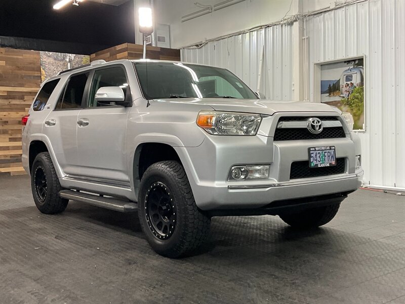 2011 Toyota 4Runner SR5 Premium 4X4 / Leather Heated Seats / Sunroof   - Photo 2 - Gladstone, OR 97027