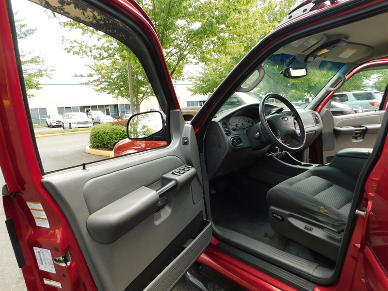 2004 Ford Explorer Sport Trac XLT Sport Utility Pickup 4WD / 1-OWNER / Excel Con   - Photo 11 - Portland, OR 97217