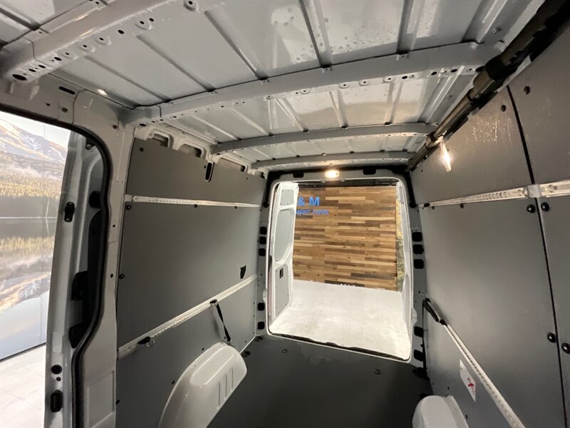 2020 Mercedes-Benz Sprinter 2500 CARGO VAN / 3.0L V6 DIESEL / HIGHROOF 144 " WB  / 1-OWNER LOCAL VAN / Backup Camera / HIGHROOF w. 144 " WB / ONLY 28,000 MILES - Photo 32 - Gladstone, OR 97027