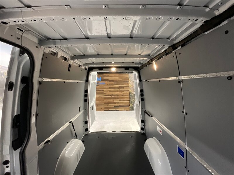 2020 Mercedes-Benz Sprinter 2500 CARGO VAN / 3.0L V6 DIESEL / HIGHROOF 144 " WB  / 1-OWNER LOCAL VAN / Backup Camera / HIGHROOF w. 144 " WB / ONLY 28,000 MILES - Photo 12 - Gladstone, OR 97027