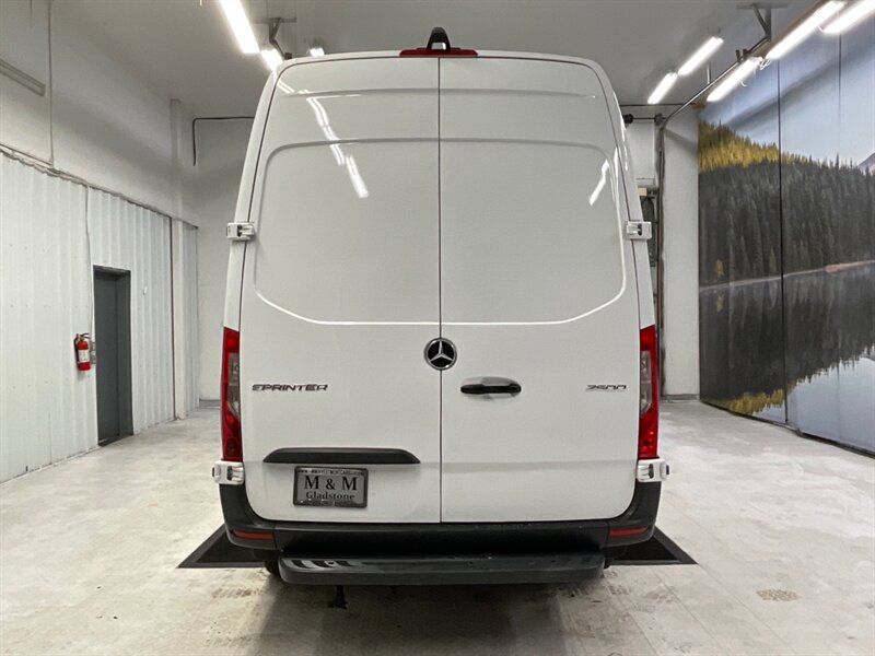 2020 Mercedes-Benz Sprinter 2500 CARGO VAN / 3.0L V6 DIESEL / HIGHROOF 144 " WB  / 1-OWNER LOCAL VAN / Backup Camera / HIGHROOF w. 144 " WB / ONLY 28,000 MILES - Photo 6 - Gladstone, OR 97027