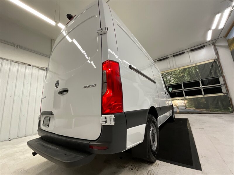 2020 Mercedes-Benz Sprinter 2500 CARGO VAN / 3.0L V6 DIESEL / HIGHROOF 144 " WB  / 1-OWNER LOCAL VAN / Backup Camera / HIGHROOF w. 144 " WB / ONLY 28,000 MILES - Photo 26 - Gladstone, OR 97027