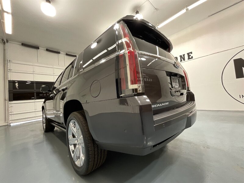 2017 Cadillac Escalade Premium Luxury 4X4 / 6.2L V8 / 83K MILES  / LEATHER DVD NAVI SUNROOF - Photo 59 - Gladstone, OR 97027