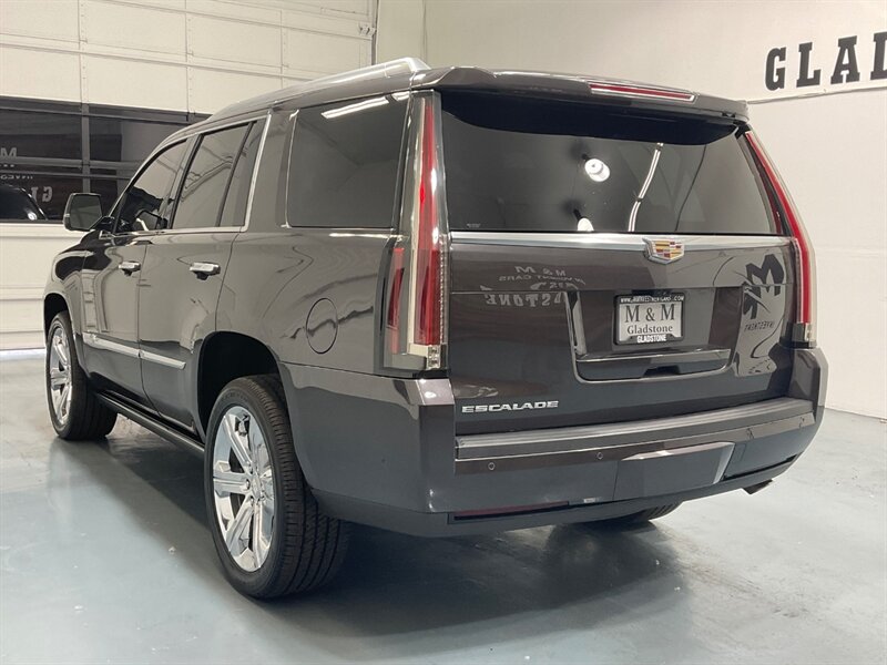 2017 Cadillac Escalade Premium Luxury 4X4 / 6.2L V8 / 83K MILES  / LEATHER DVD NAVI SUNROOF - Photo 8 - Gladstone, OR 97027