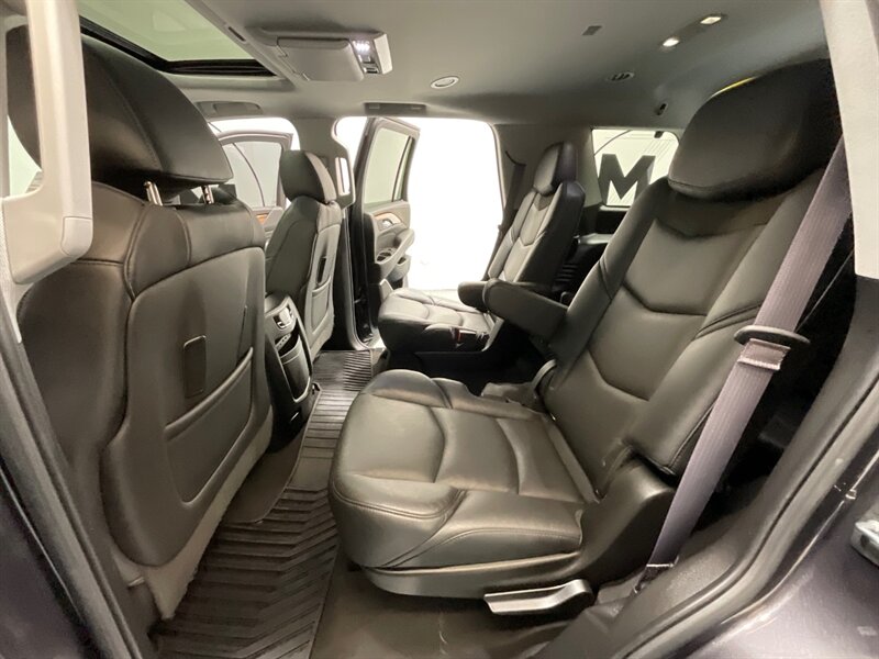 2017 Cadillac Escalade Premium Luxury 4X4 / 6.2L V8 / 83K MILES  / LEATHER DVD NAVI SUNROOF - Photo 13 - Gladstone, OR 97027