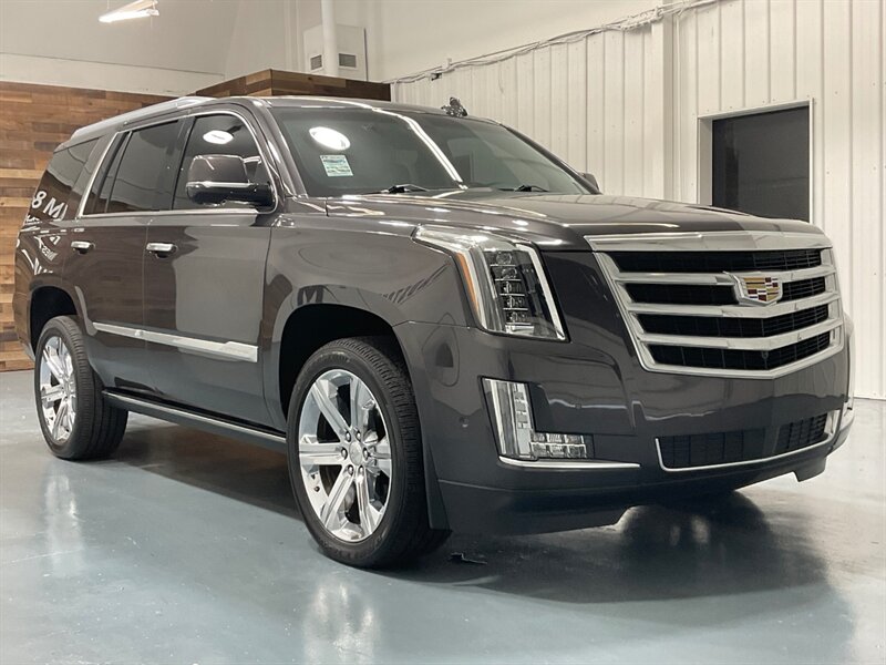 2017 Cadillac Escalade Premium Luxury 4X4 / 6.2L V8 / 83K MILES  / LEATHER DVD NAVI SUNROOF - Photo 60 - Gladstone, OR 97027