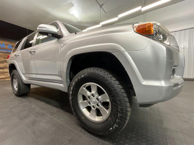 2013 Toyota 4Runner SR5 4x4 / 3RD ROW SE   - Photo 12 - Gladstone, OR 97027