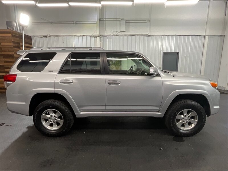 2013 Toyota 4Runner SR5 4x4 / 3RD ROW SE   - Photo 27 - Gladstone, OR 97027