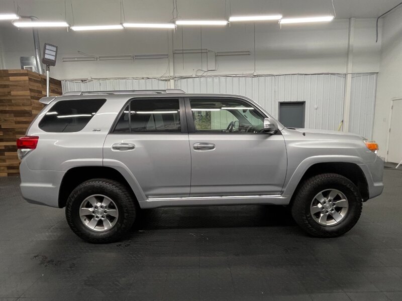 2013 Toyota 4Runner SR5 4x4 / 3RD ROW SE   - Photo 47 - Gladstone, OR 97027